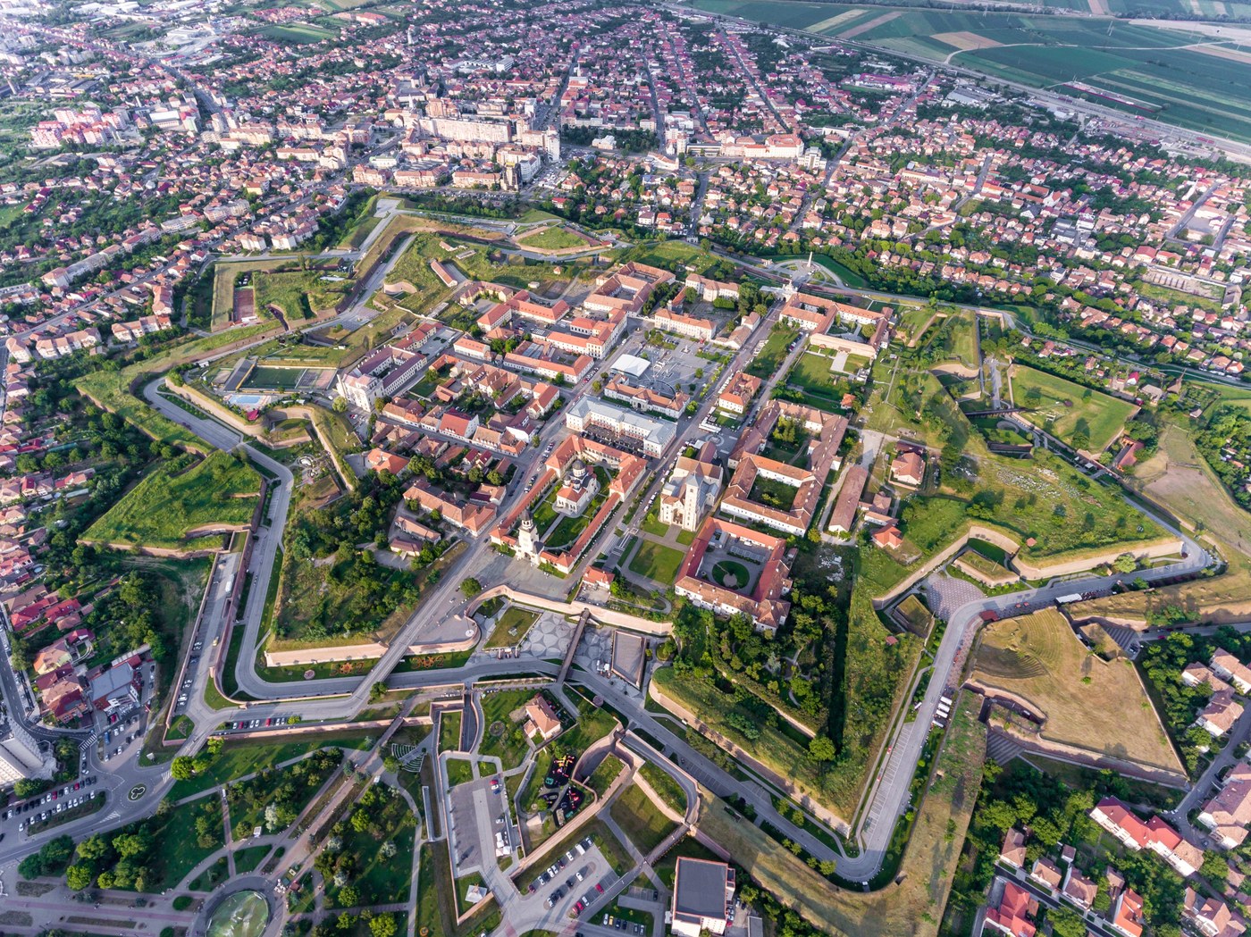 Cetatea Alba Carolina din Alba Iulia — Vedere aeriană în formă de stea
